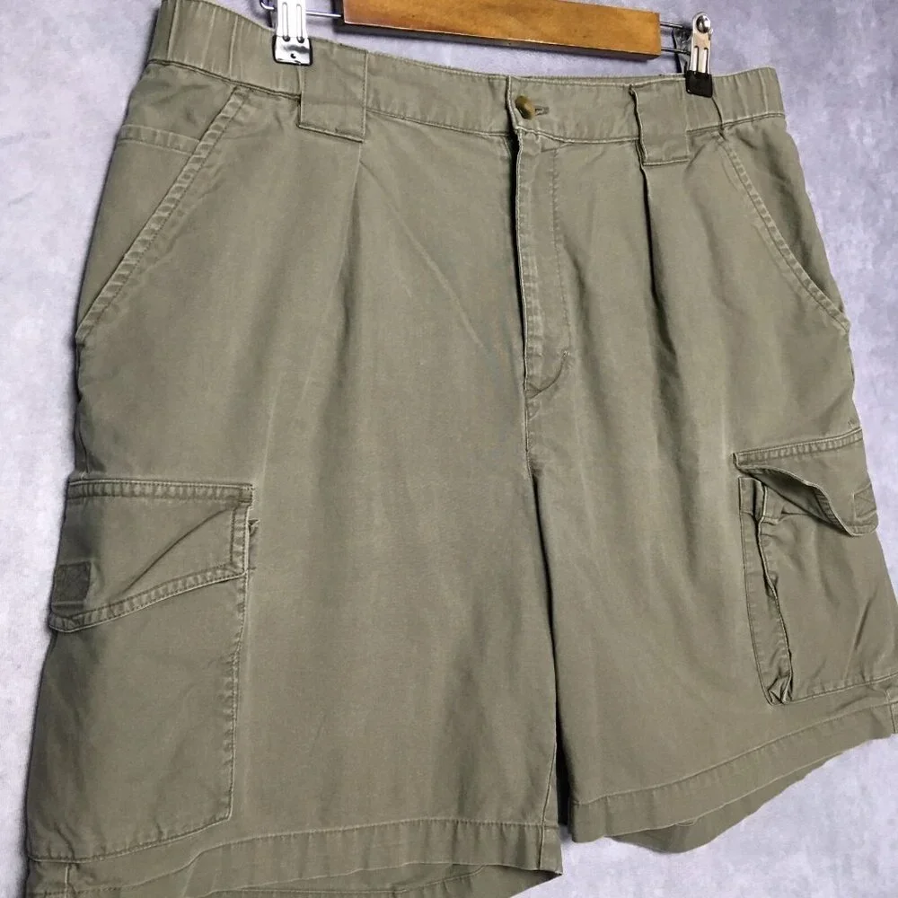 Columbia Mens Cargo Shorts size 34 Green Pleated Cotton Trail Summer